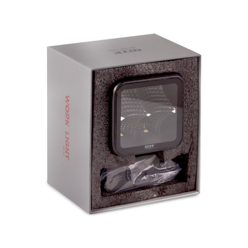 Прожектор светодиодный MTF LIGHT серия STYLE 12-36V, 40W, 3000lm, ECE R10, квадратный, шт. Прожектор светодиодный MTF LIGHT серия STYLE 12-36V, 40W, 3000lm, ECE R10, квадратный, шт.