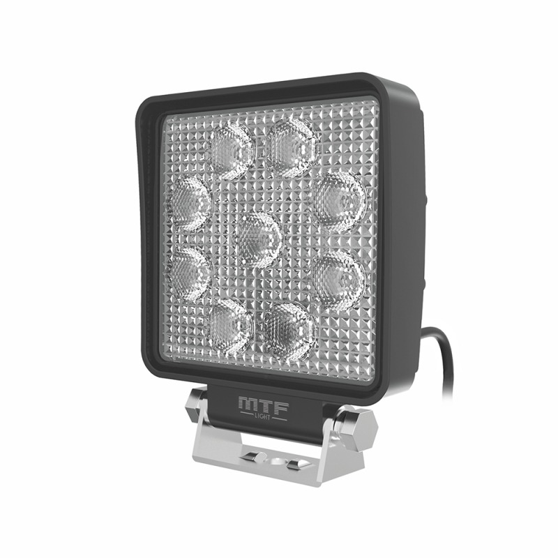 Фонарь светодиодный MTF LIGHT дополнительного освещения 12-60В, 27Вт, 3500лм, 6000К, квадратный, шт. Фонарь светодиодный MTF LIGHT дополнительного освещения 12-60В, 27Вт, 3500лм, 6000К, квадратный, шт.