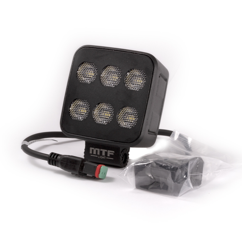 Светодиодный прожектор MTF Light MAXIMUM BLACK — 50W, 12–36V, 5000 lm, прямоугольный, ECE R10 Светодиодный прожектор MTF Light MAXIMUM BLACK — 50W, 12–36V, 5000 lm, прямоугольный, ECE R10