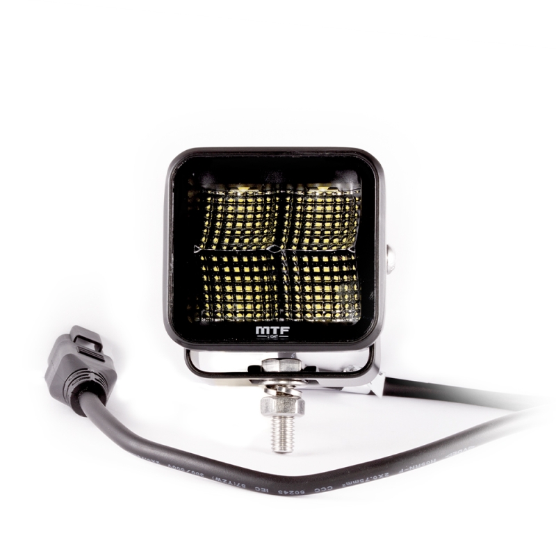 Светодиодный прожектор MTF Light STYLE — 20W, 12–36V, 1400 lm, квадратный, ECE R10 Светодиодный прожектор MTF Light STYLE — 20W, 12–36V, 1400 lm, квадратный, ECE R10