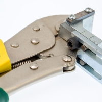 Щипцы для склеивания и фиксации фар Optima Щипцы для склеивания и фиксации фар Optima