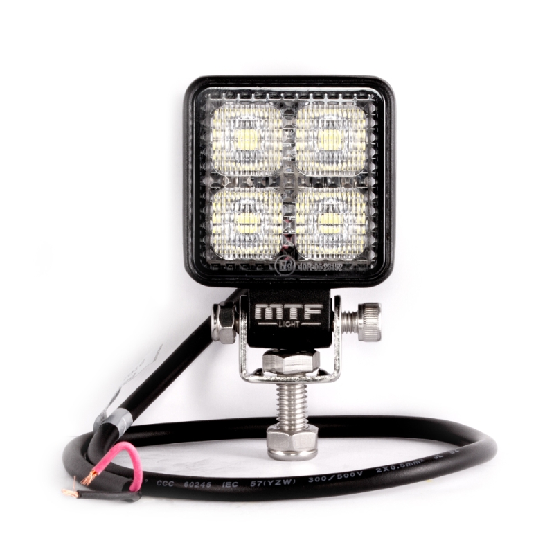 Фонарь светодиодный MTF LIGHT дополнительного освещения 12/24V, 12W, 1100lm, ECE R10, квадратный, шт. Фонарь светодиодный MTF LIGHT дополнительного освещения 12/24V, 12W, 1100lm, ECE R10, квадратный, шт.