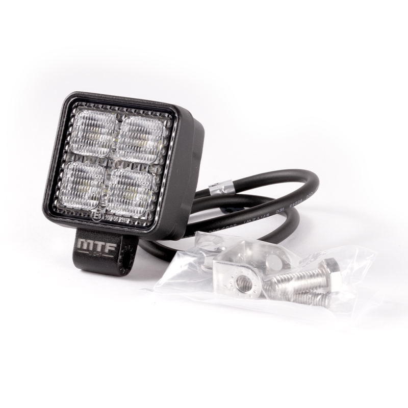 Фонарь светодиодный MTF LIGHT дополнительного освещения 12/24V, 12W, 1100lm, ECE R10, квадратный, шт. Фонарь светодиодный MTF LIGHT дополнительного освещения 12/24V, 12W, 1100lm, ECE R10, квадратный, шт.