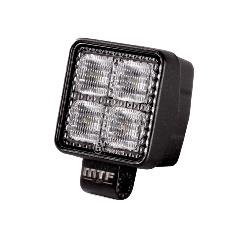 Фонарь светодиодный MTF LIGHT дополнительного освещения 12/24V, 12W, 1100lm, ECE R10, квадратный, шт. Фонарь светодиодный MTF LIGHT дополнительного освещения 12/24V, 12W, 1100lm, ECE R10, квадратный, шт.