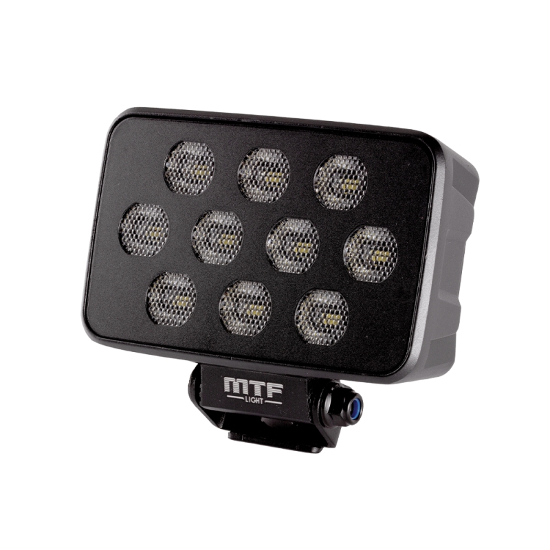 Светодиодный прожектор MTF Light MAXIMUM BLACK — 60W, 12–36V, 7000 lm, прямоугольный, ECE R10 Светодиодный прожектор MTF Light MAXIMUM BLACK — 60W, 12–36V, 7000 lm, прямоугольный, ECE R10