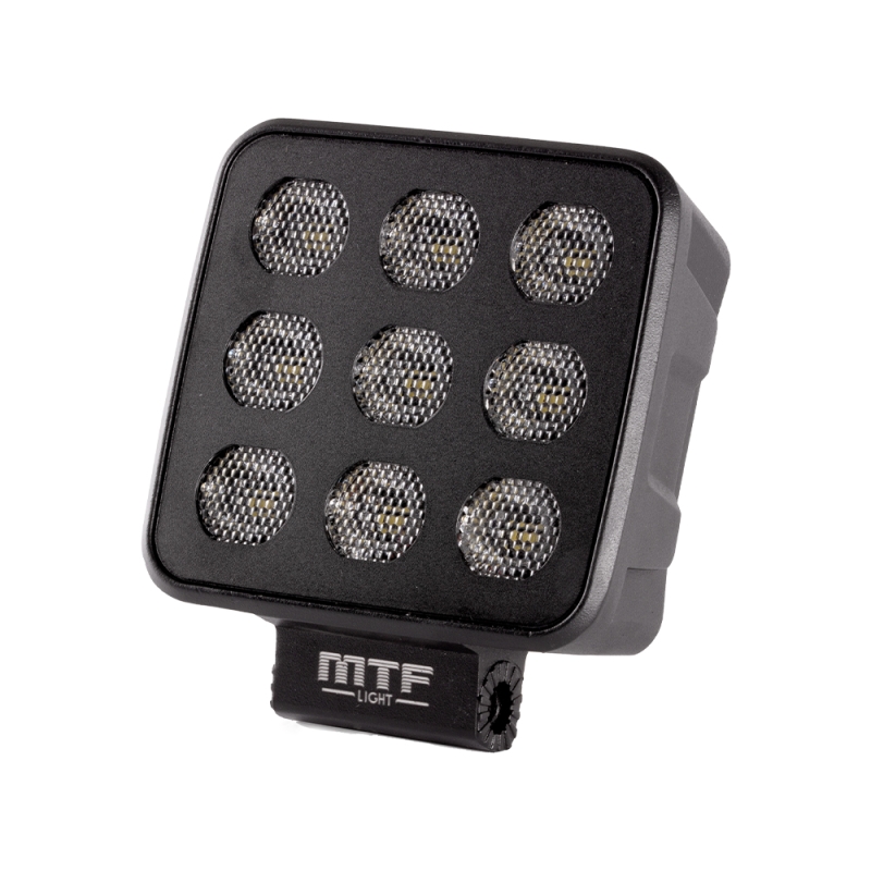 Светодиодный прожектор MTF Light MAXIMUM BLACK — 50W, 12–36V, 5000 lm, квадратный, ECE R10 Светодиодный прожектор MTF Light MAXIMUM BLACK — 50W, 12–36V, 5000 lm, квадратный, ECE R10