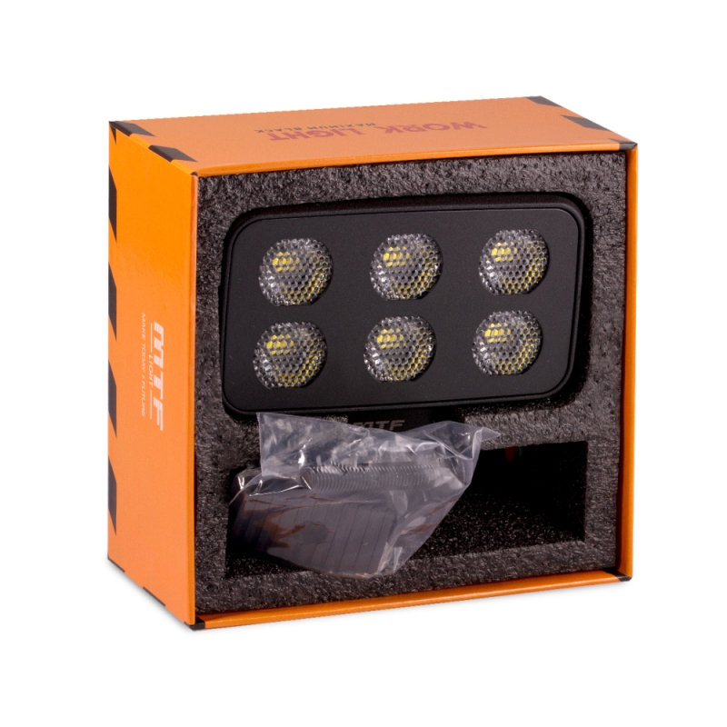 Светодиодный прожектор MTF Light MAXIMUM BLACK — 40W, 12–36V, 4000 lm, квадратный, ECE R10 Светодиодный прожектор MTF Light MAXIMUM BLACK — 40W, 12–36V, 4000 lm, квадратный, ECE R10
