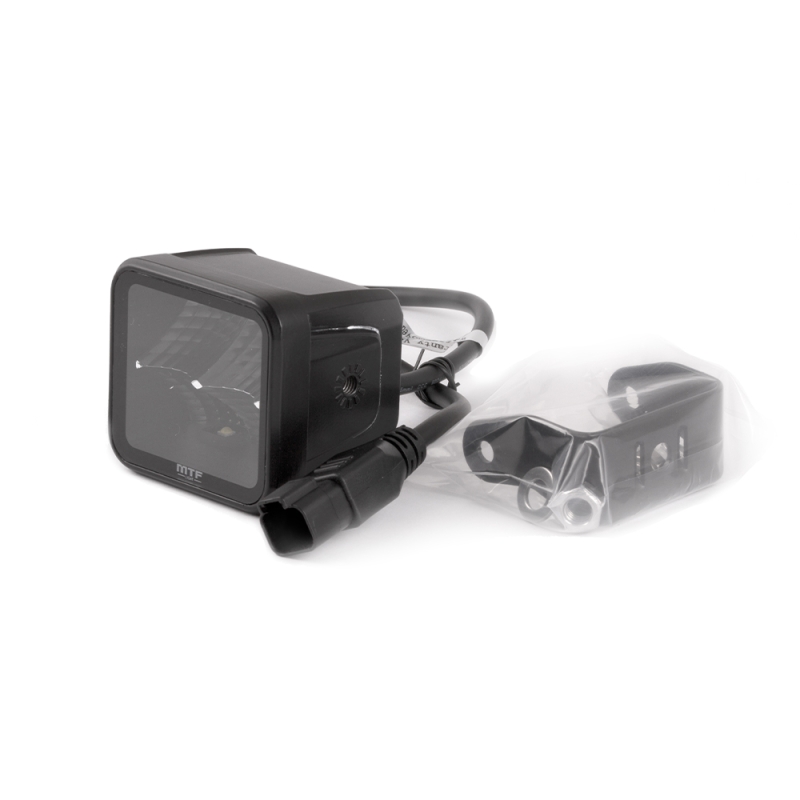 Светодиодный прожектор MTF Light STYLE — 20W, 12–36V, 1400 lm, квадратный, ECE R10 Светодиодный прожектор MTF Light STYLE — 20W, 12–36V, 1400 lm, квадратный, ECE R10